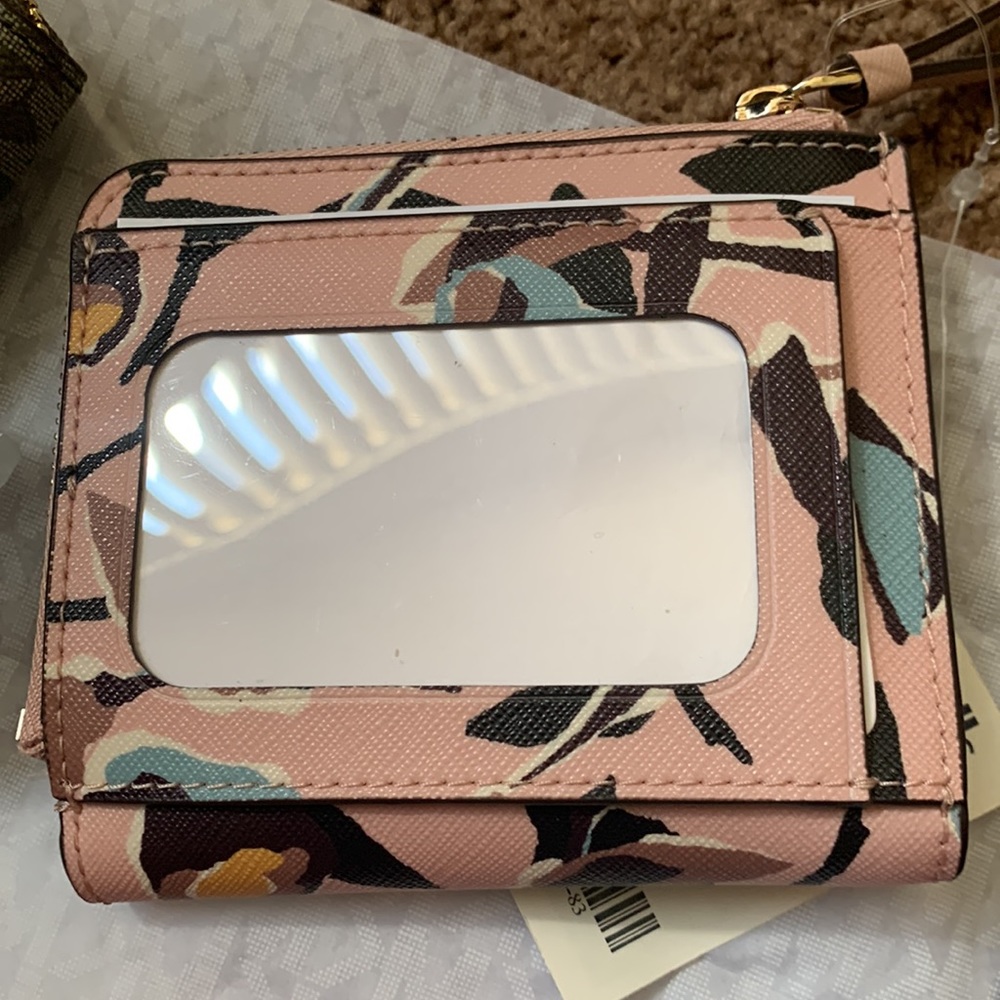 Wallets - Picture 6 of 9